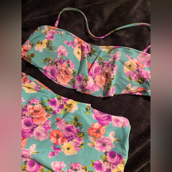 Forever 21 High waisted swimsuit size medium - Picture 4 of 4